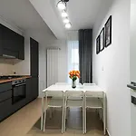 Gabi - Chic With Parking Close To Veranda Mall Bukarest