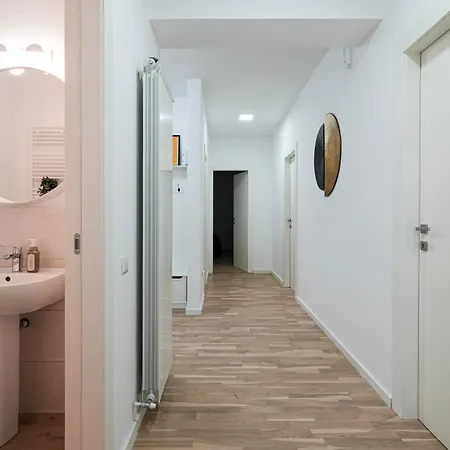 Gabi - Chic With Parking Close To Veranda Mall Apartament