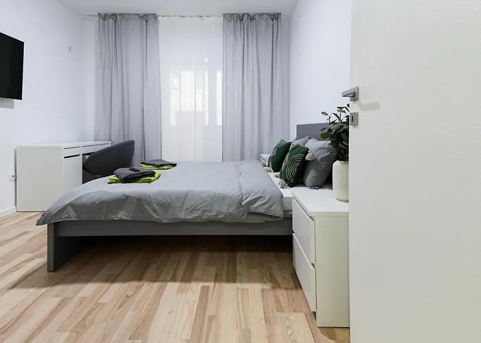 Gabi - Chic With Parking Close To Veranda Mall Bukarest