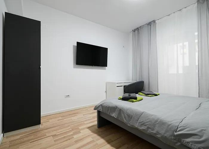 Gabi - Chic With Parking Close To Veranda Mall Apartman Bukarest