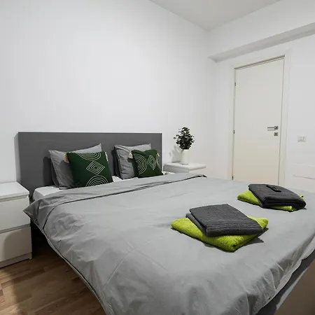 Gabi - Chic With Parking Close To Veranda Mall Apartament