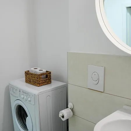 Apartament Gabi - Chic With Parking Close To Veranda Mall