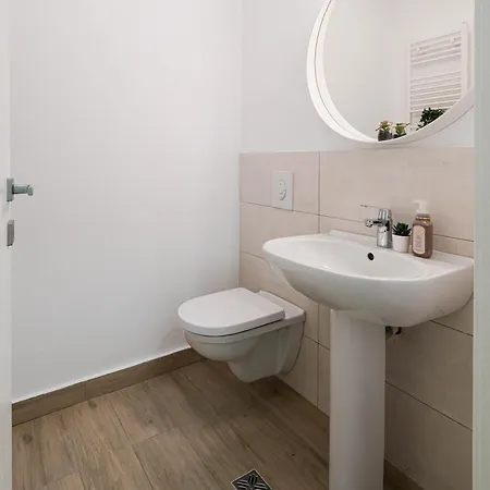Gabi - Chic With Parking Close To Veranda Mall דירה בוקרשט
