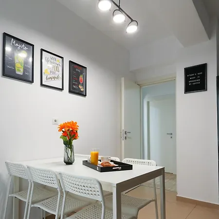 דירה Gabi - Chic With Parking Close To Veranda Mall *